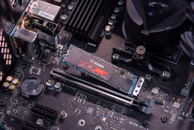 微星宙斯盾AEGIS Z5准系统评测，标配6核心12线程5600X处理器