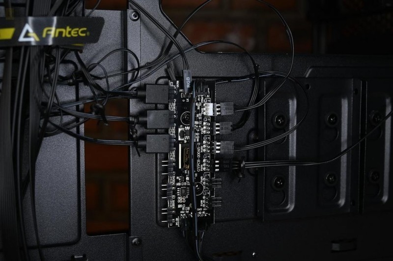 风道设计独特，外观简约时尚，安钛克DF 700 Flux机箱体验