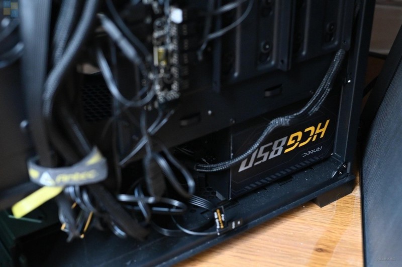 风道设计独特，外观简约时尚，安钛克DF 700 Flux机箱体验