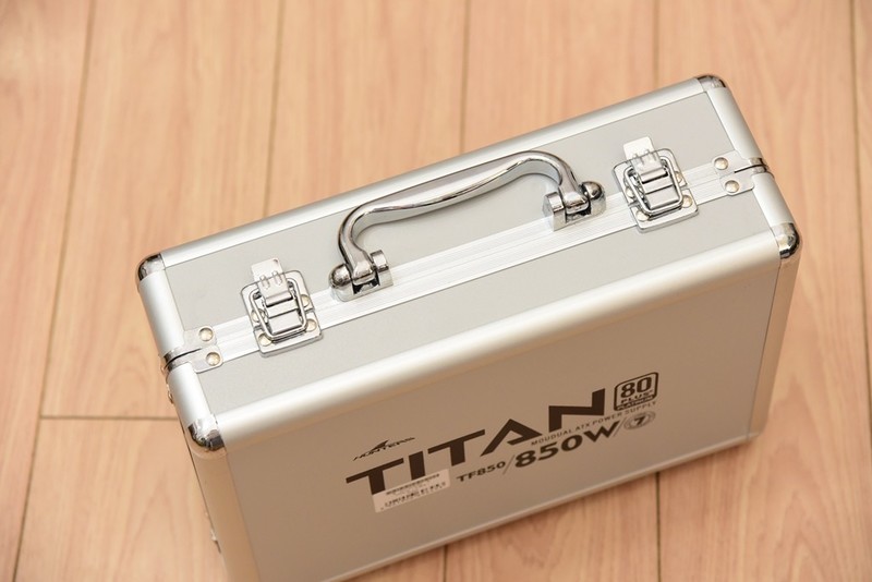 618装一台帅气的ITX主机！6.5L小钢炮打败全国98%电脑