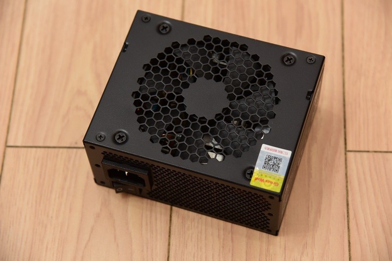 618装一台帅气的ITX主机！6.5L小钢炮打败全国98%电脑