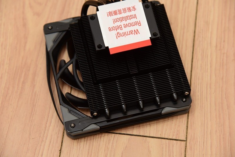 618装一台帅气的ITX主机！6.5L小钢炮打败全国98%电脑