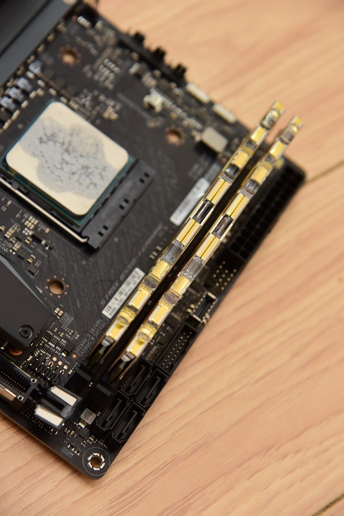 618装一台帅气的ITX主机！6.5L小钢炮打败全国98%电脑