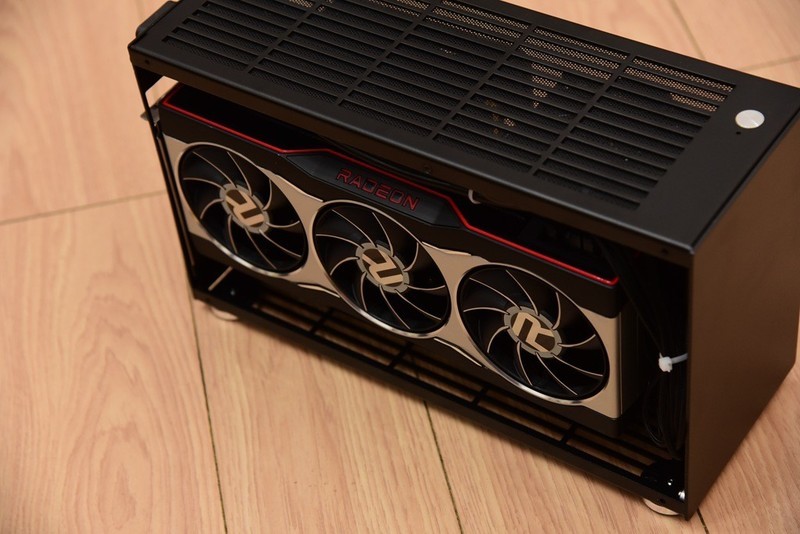 618装一台帅气的ITX主机！6.5L小钢炮打败全国98%电脑