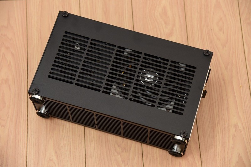 618装一台帅气的ITX主机！6.5L小钢炮打败全国98%电脑