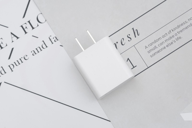 iPhone充电太慢，试试QCY 20W快充，一顿外卖的价格