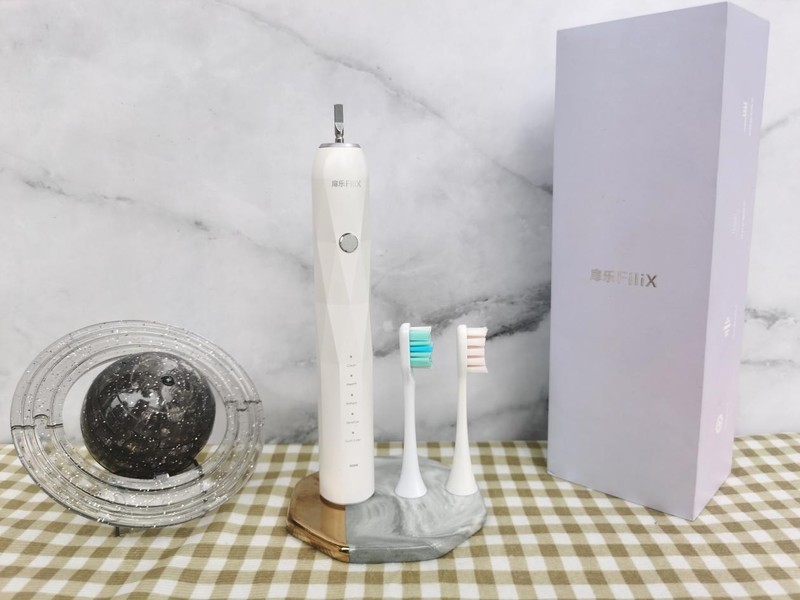 护理梅姐：电动牙刷哪个好？评测护龈扉乐电动牙刷
