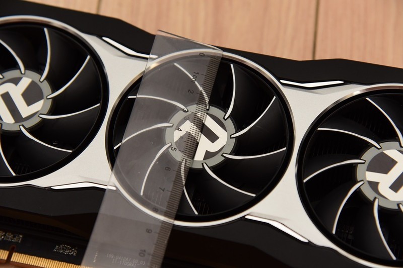 618装一台帅气的ITX主机！6.5L小钢炮打败全国98%电脑