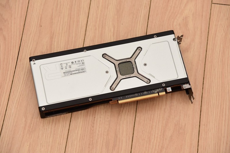 618装一台帅气的ITX主机！6.5L小钢炮打败全国98%电脑