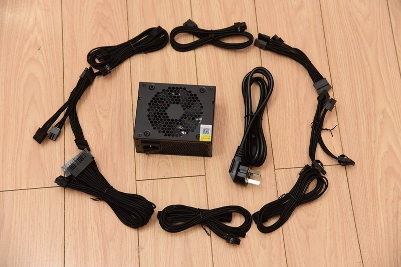 618装一台帅气的ITX主机！6.5L小钢炮打败全国98%电脑