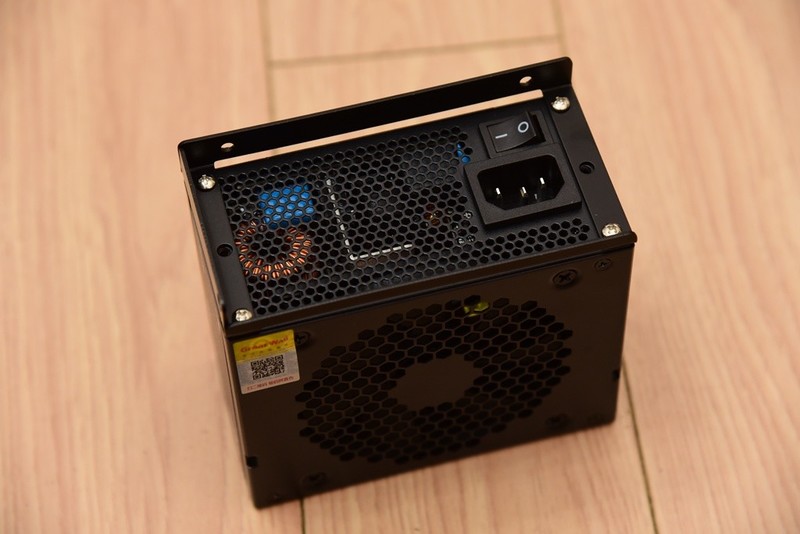 618装一台帅气的ITX主机！6.5L小钢炮打败全国98%电脑