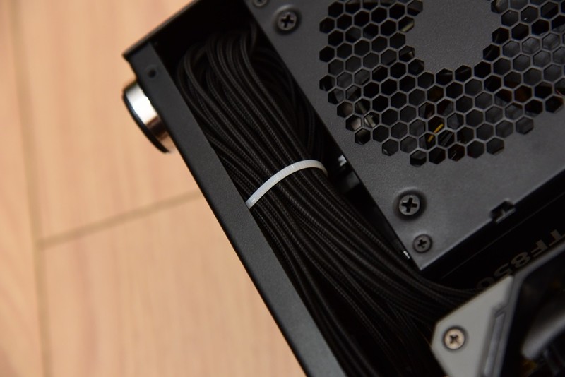 618装一台帅气的ITX主机！6.5L小钢炮打败全国98%电脑