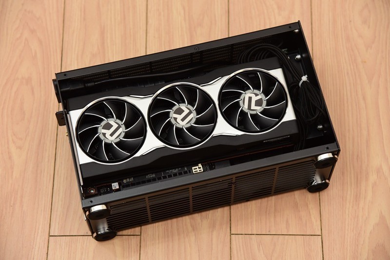 618装一台帅气的ITX主机！6.5L小钢炮打败全国98%电脑