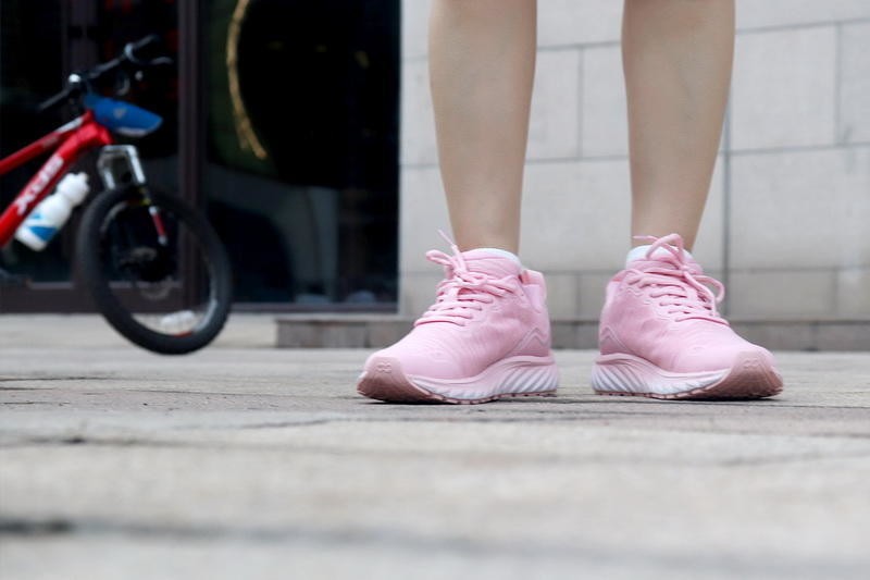 弹软透气，防滑增高，咕咚10K悦弹跑鞋体验