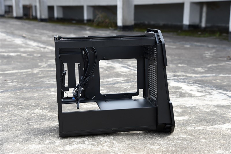 经典抽拉式机箱的延续---安钛克DARK CUBE机箱入手装机记