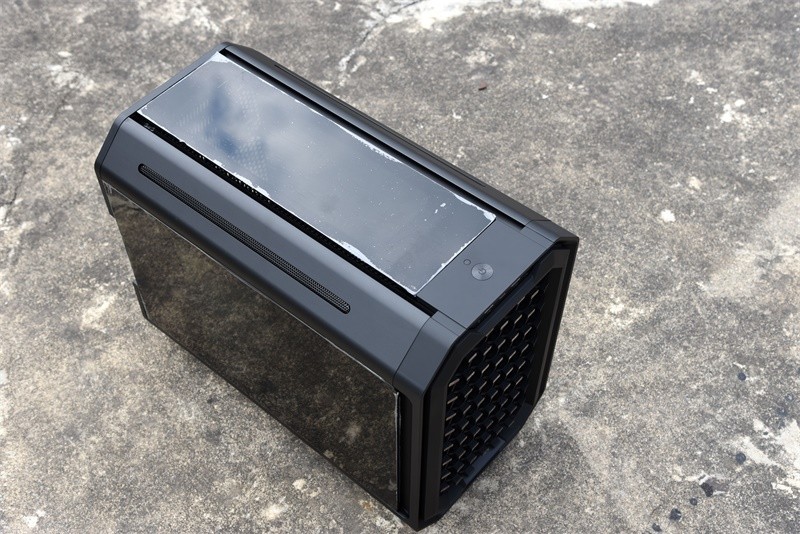 经典抽拉式机箱的延续---安钛克DARK CUBE机箱入手装机记