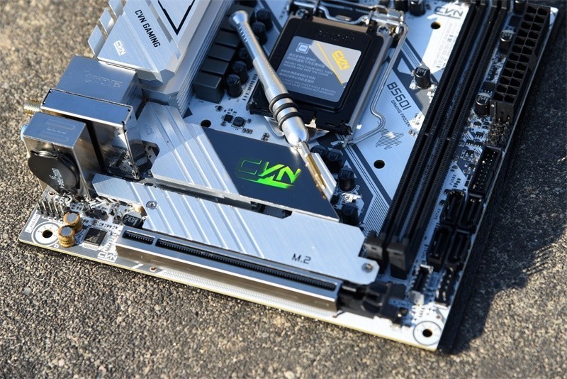 经典抽拉式机箱的延续---安钛克DARK CUBE机箱入手装机记