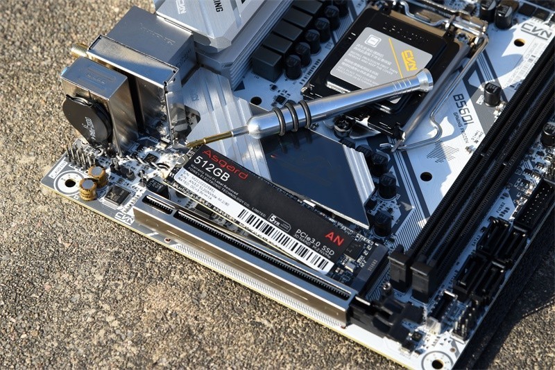 经典抽拉式机箱的延续---安钛克DARK CUBE机箱入手装机记