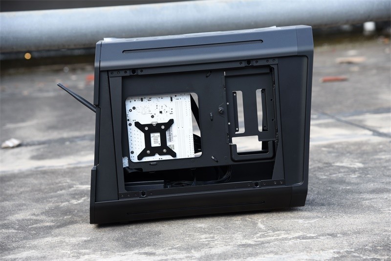 经典抽拉式机箱的延续---安钛克DARK CUBE机箱入手装机记