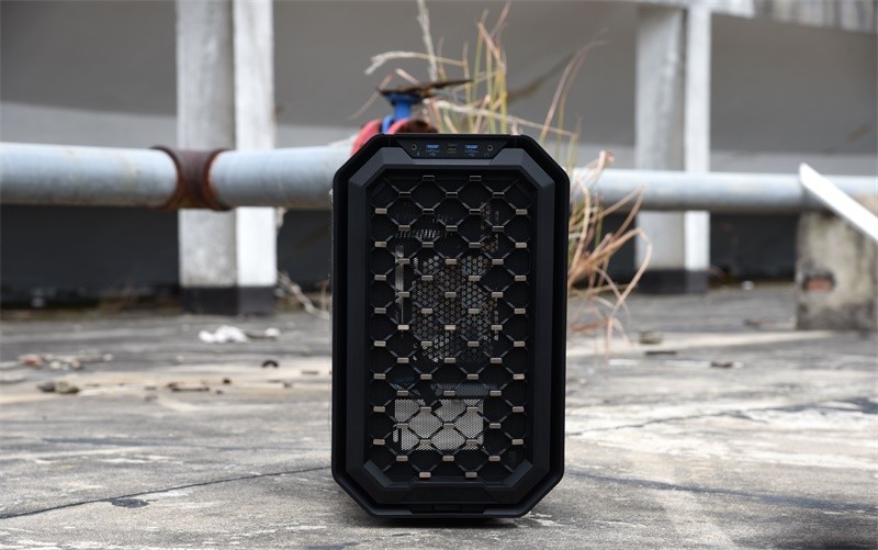 经典抽拉式机箱的延续---安钛克DARK CUBE机箱入手装机记