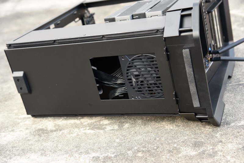 经典抽拉式机箱的延续---安钛克DARK CUBE机箱入手装机记