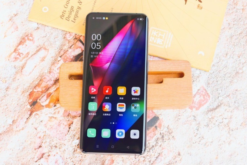 OPPO Find X3 Pro测评：75W高分+10亿色双主摄，不愧是旗舰新标杆