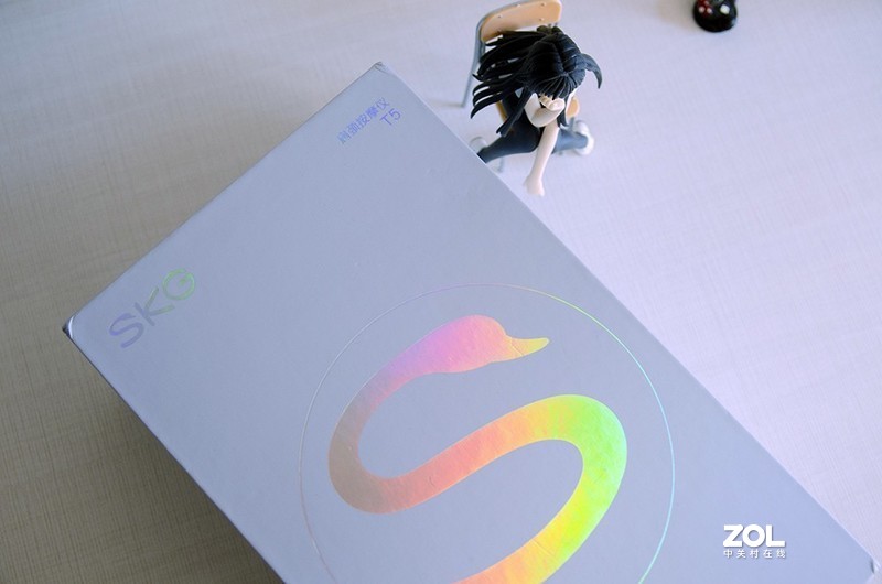 肩颈疼痛一扫而空，SKG挂脖式肩颈按摩仪T5让我工作充满干劲