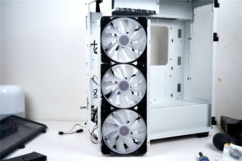 无压力运行《赛博朋克2077》，这套配置足够可以做得到