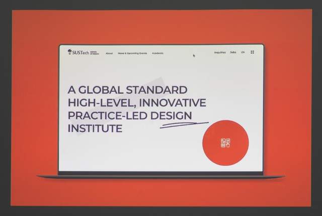 平面设计人员往往需要色彩还原精准、分辨率高、亮度对比度强的高清投影仪，便于在投屏