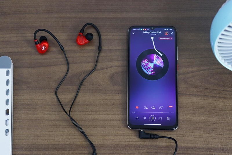 均衡高解析，低音有味道，森海塞尔IE 100 PRO入耳式监听耳机体验