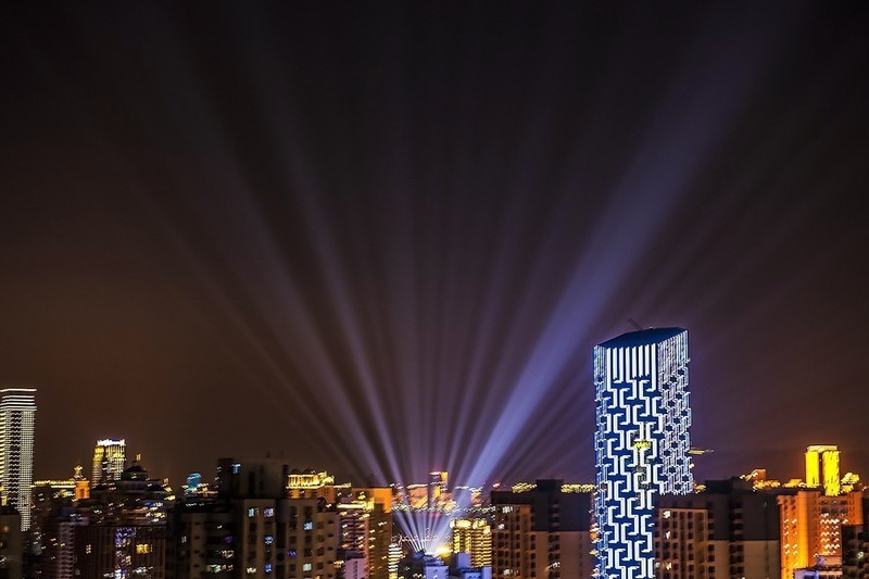 金鸡唱响筼筜夜色