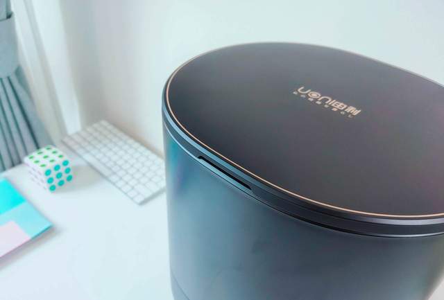 连垃圾都懒得倒，由利扫地机器人评测：垃圾自动收集，一月一次