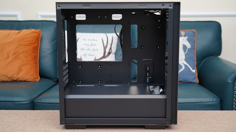 游戏学习两相宜？毕业季打造的高性能电脑主机分享