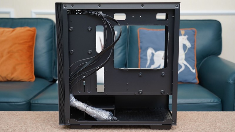 游戏学习两相宜？毕业季打造的高性能电脑主机分享