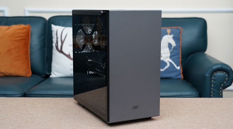 游戏学习两相宜？毕业季打造的高性能电脑主机分享