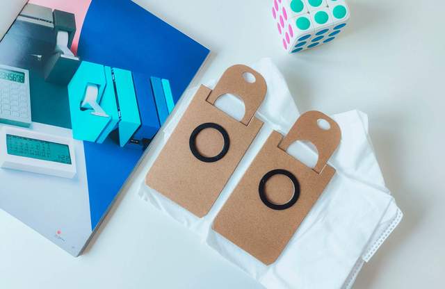 连垃圾都懒得倒，由利扫地机器人评测：垃圾自动收集，一月一次