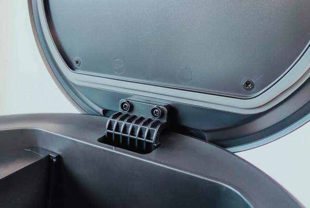 连垃圾都懒得倒，由利扫地机器人评测：垃圾自动收集，一月一次