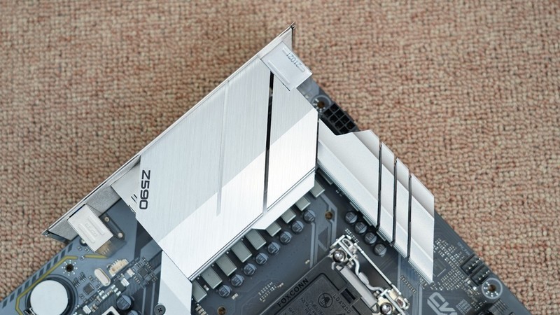 游戏学习两相宜？毕业季打造的高性能电脑主机分享