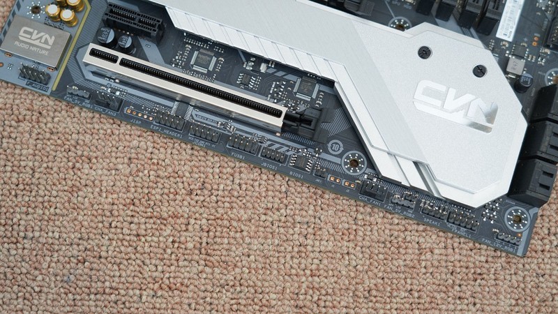 游戏学习两相宜？毕业季打造的高性能电脑主机分享