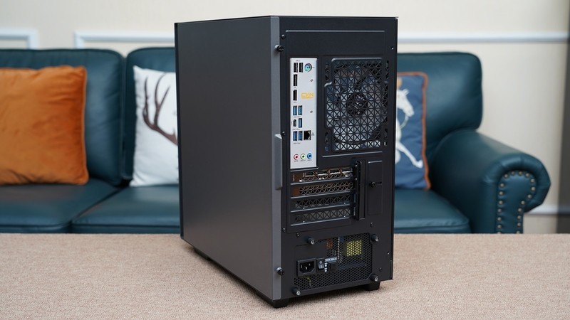 游戏学习两相宜？毕业季打造的高性能电脑主机分享