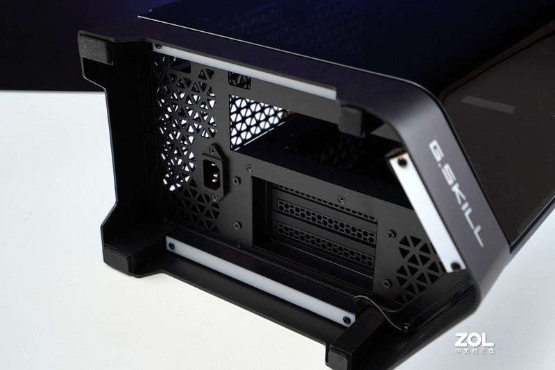 支持280mm水冷，芝奇首款机箱Z5i MINI-ITX装机初体验