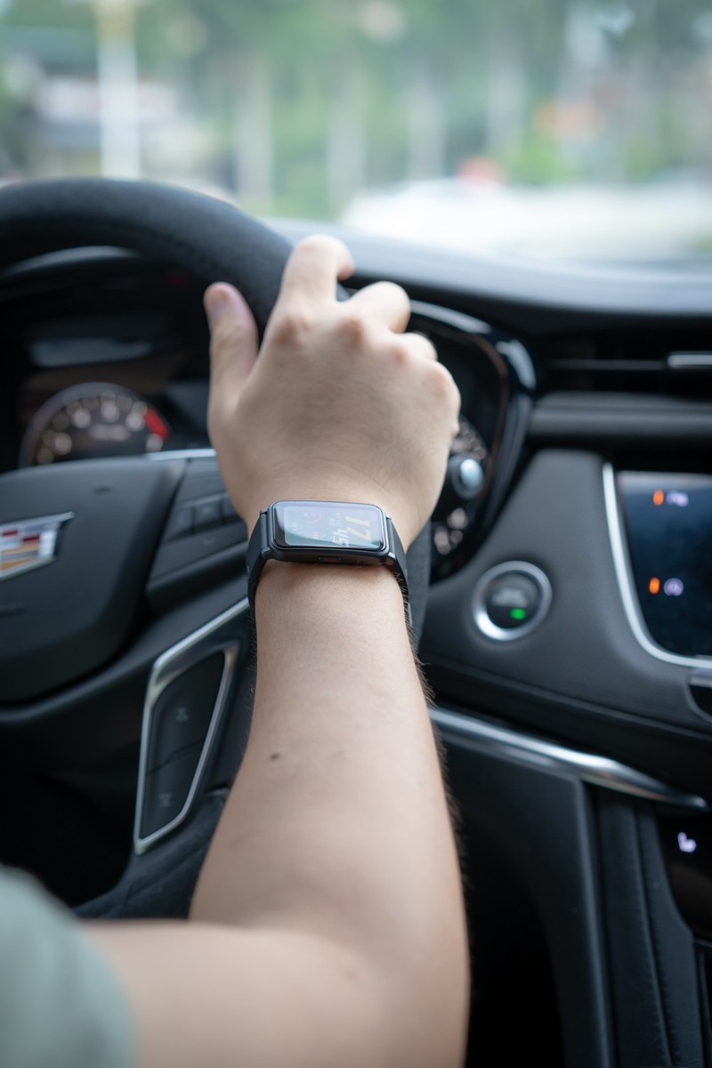 荣耀手表ES好不好用？网友：大号手环也配卖599元？试过后，真香！