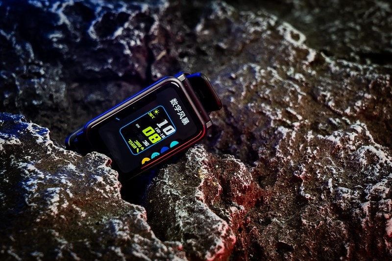 荣耀手表ES好不好用？网友：大号手环也配卖599元？试过后，真香！