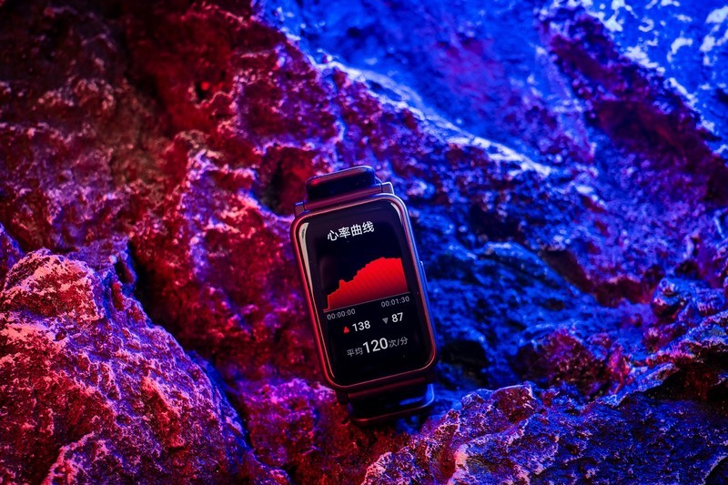 荣耀手表ES好不好用？网友：大号手环也配卖599元？试过后，真香！