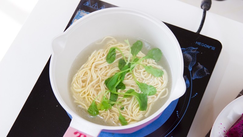 宝宝的第一口锅，我选择了这款陶瓷辅食锅