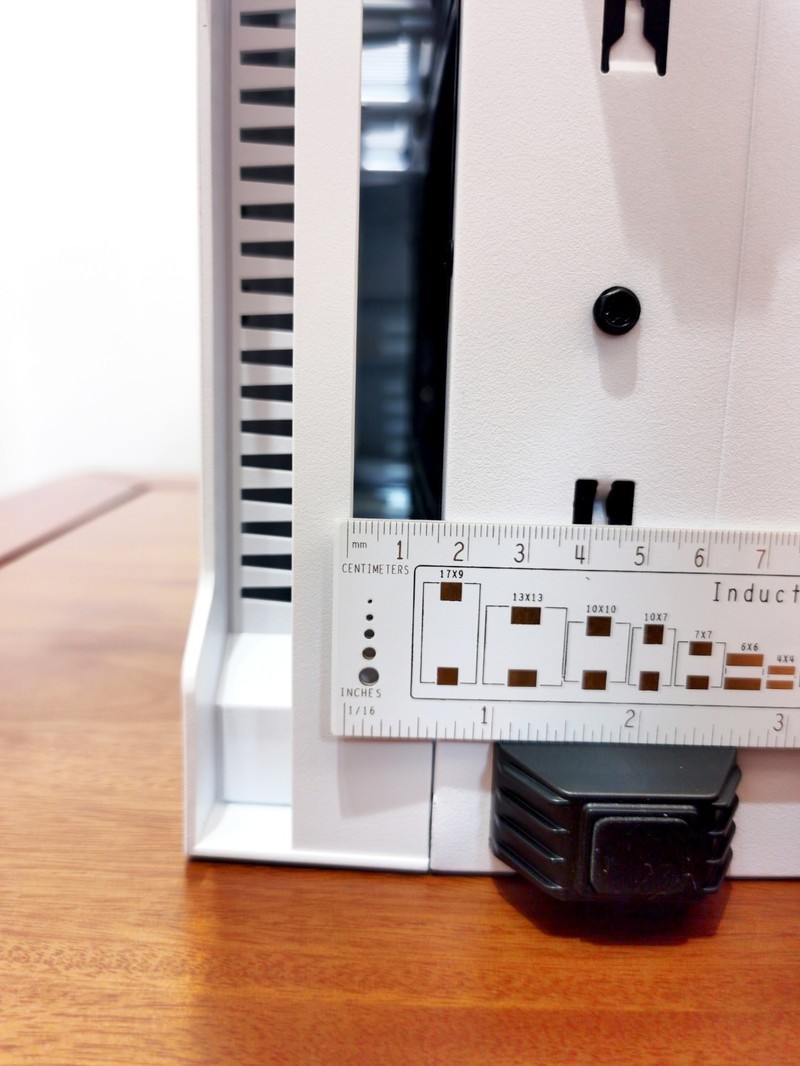 双十一装机还在找紧凑型的大侧透机箱吗？不妨看看长城魔镜M20