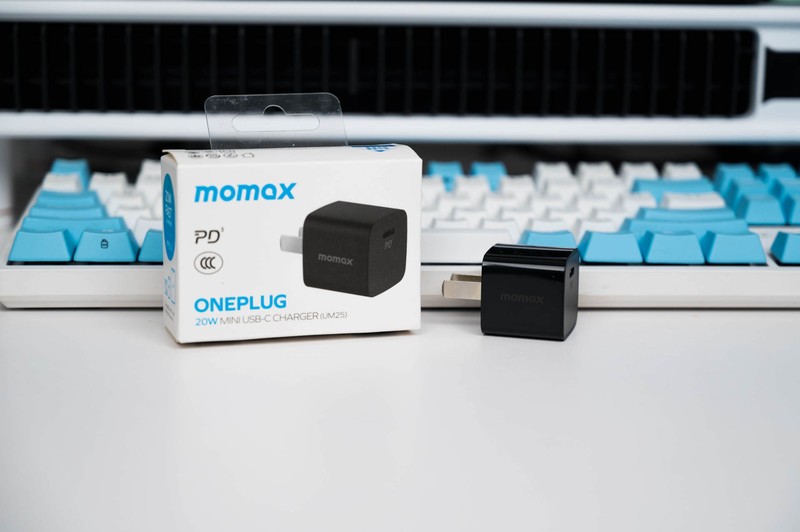 iPhone12不给“小白砖”，买个MOMAX“小黑砖”一样小巧好用