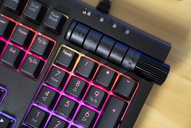 为了3090性能不过剩，我入手了台360Hz的显示器：掠夺者X25评测