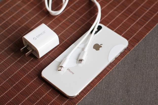 iPhone12 不给充电器？这样的