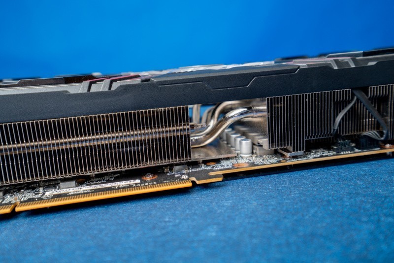 “华擎RX6700 XT PGD 12GO”显卡开箱